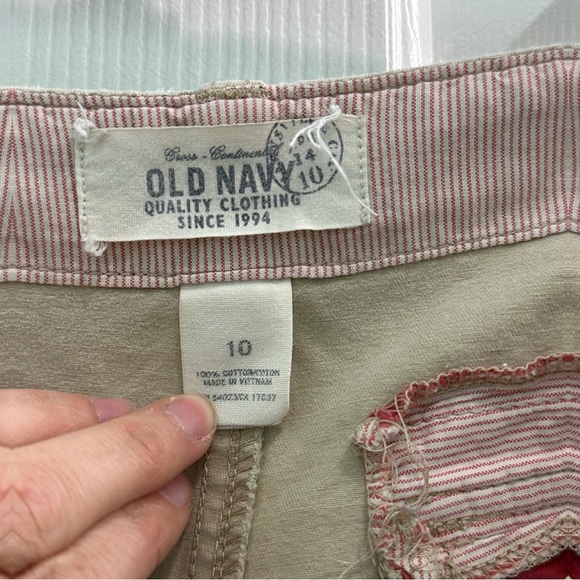 Old Navy Women's Size 10 Chino Khaki Flat Front Shorts - Picture 7 of 14